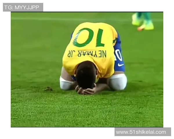 足球明星比赛中突发晕倒事件引发广泛关注视频记录瞬间震惊全场 足球明星比赛中突发晕倒事件引发广泛关注视频记录瞬间震惊全场