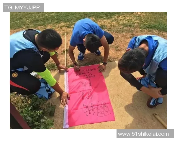 重庆足球队的速度之美:探索快速进攻与团队协作的完美结合 重庆足球队的速度之美:探索快速进攻与团队协作的完美结合